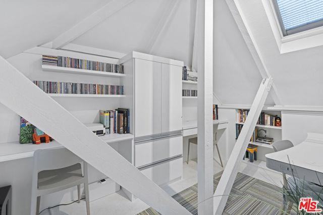 1362 Palisades Beach Rd - Photo 2 of 8