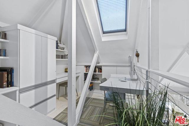 1362 Palisades Beach Rd - Photo 3 of 8