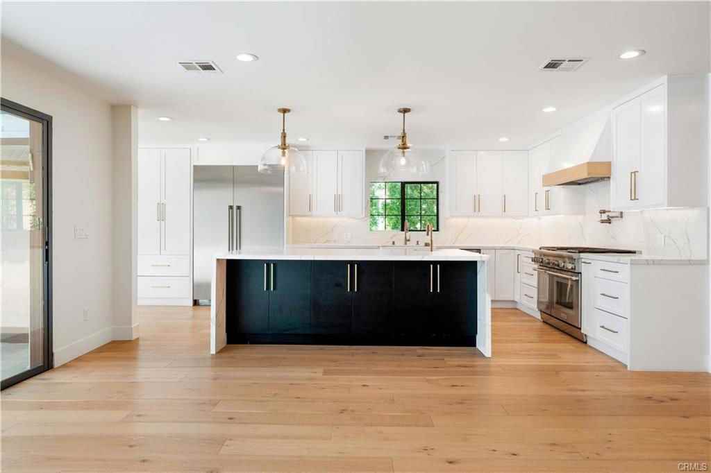 5406 Rhea Ave - Photo 3 of 8