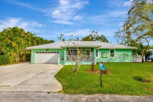 2415 Laurel Ln - Photo 1 of 1