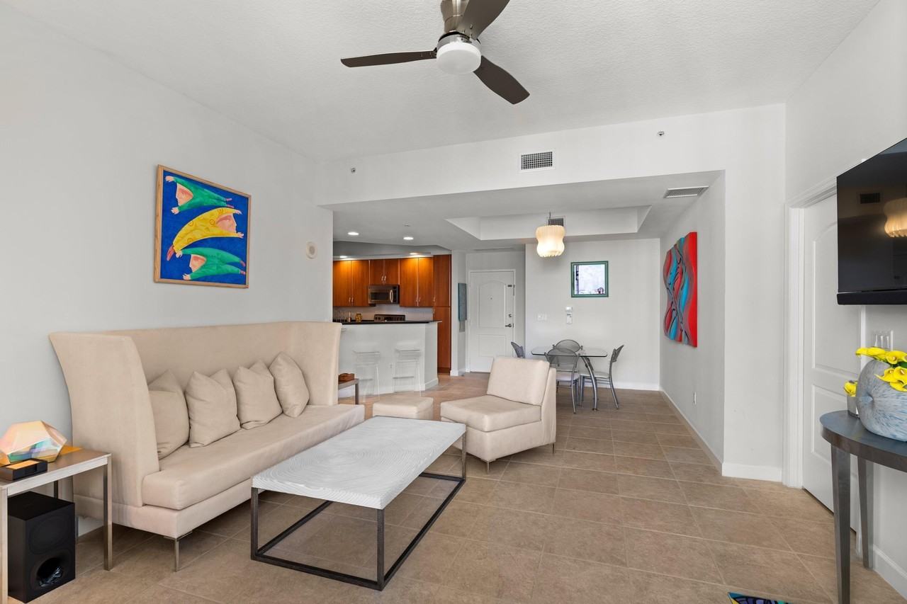 801 S Olive Ave #1417 - Photo 5 of 25