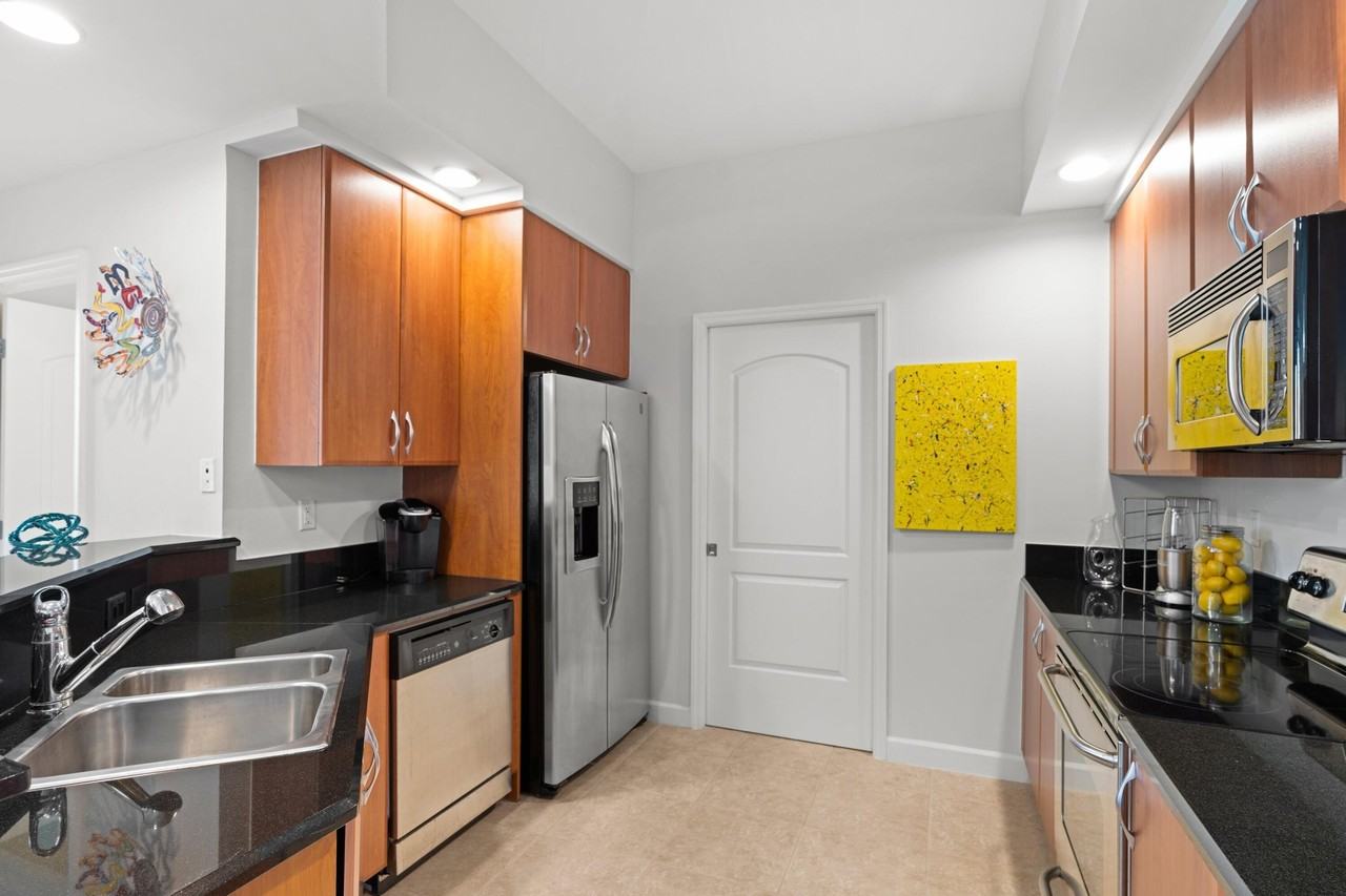 801 S Olive Ave #1417 - Photo 6 of 25