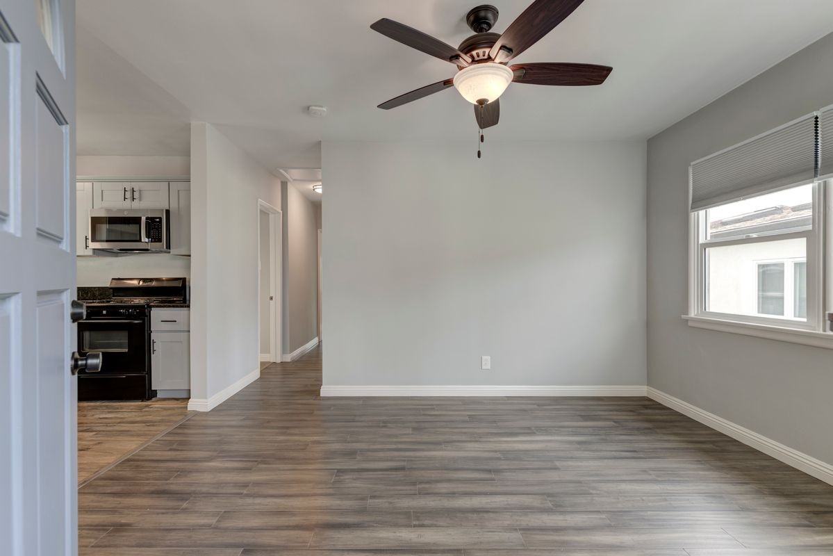 1048 4th St - Photo 4 of 37