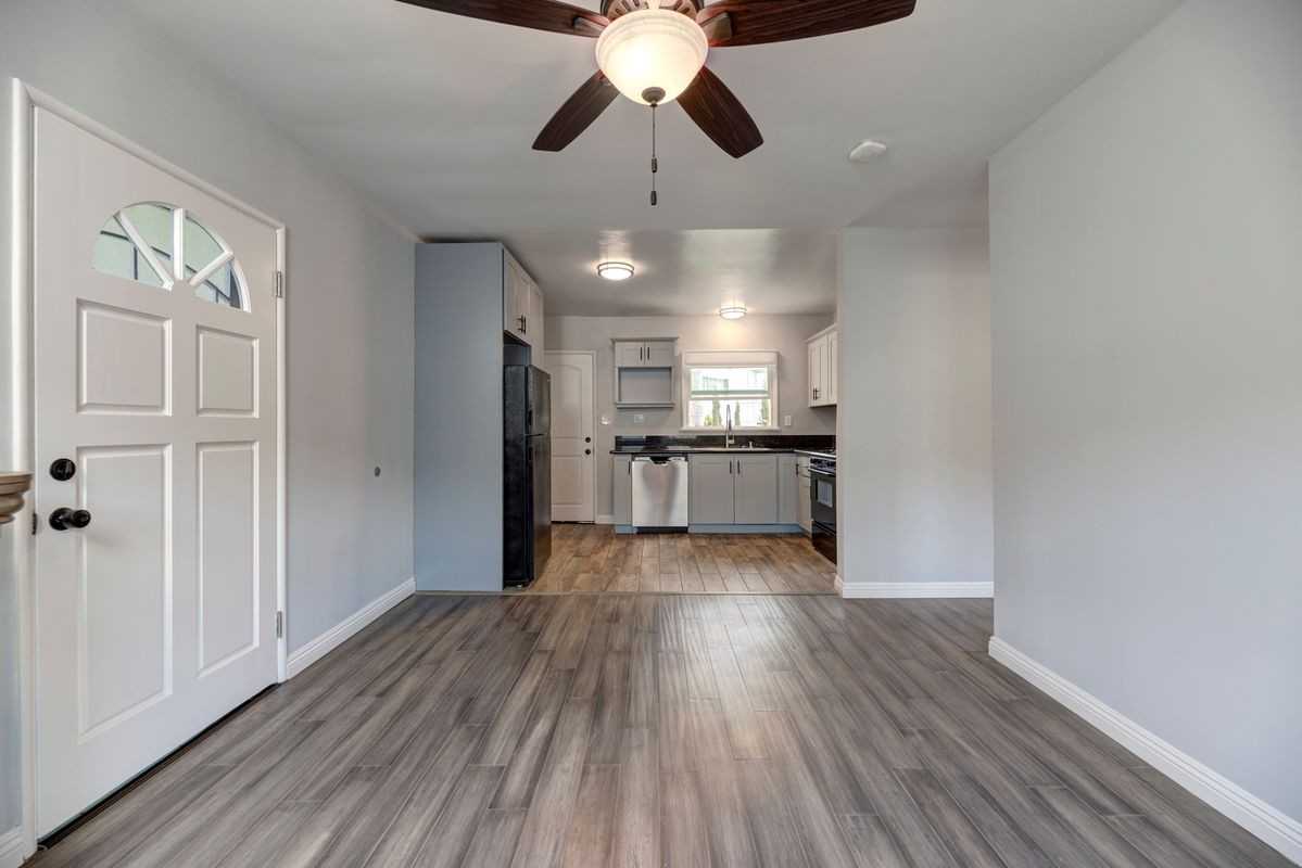 1048 4th St - Photo 7 of 37