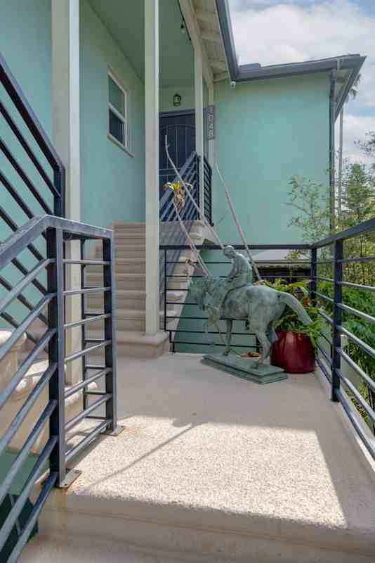 1048 4th St - Photo 2 of 37