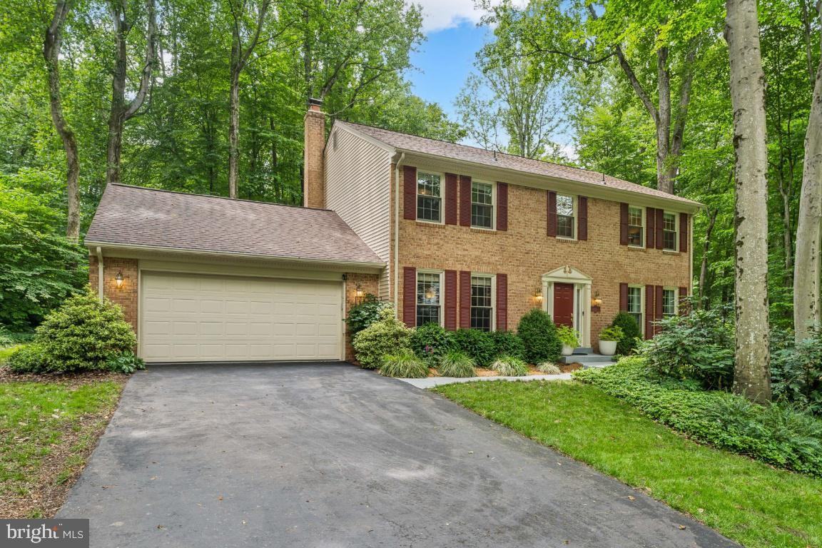 11809 Grenadier Ct - Photo 2 of 26
