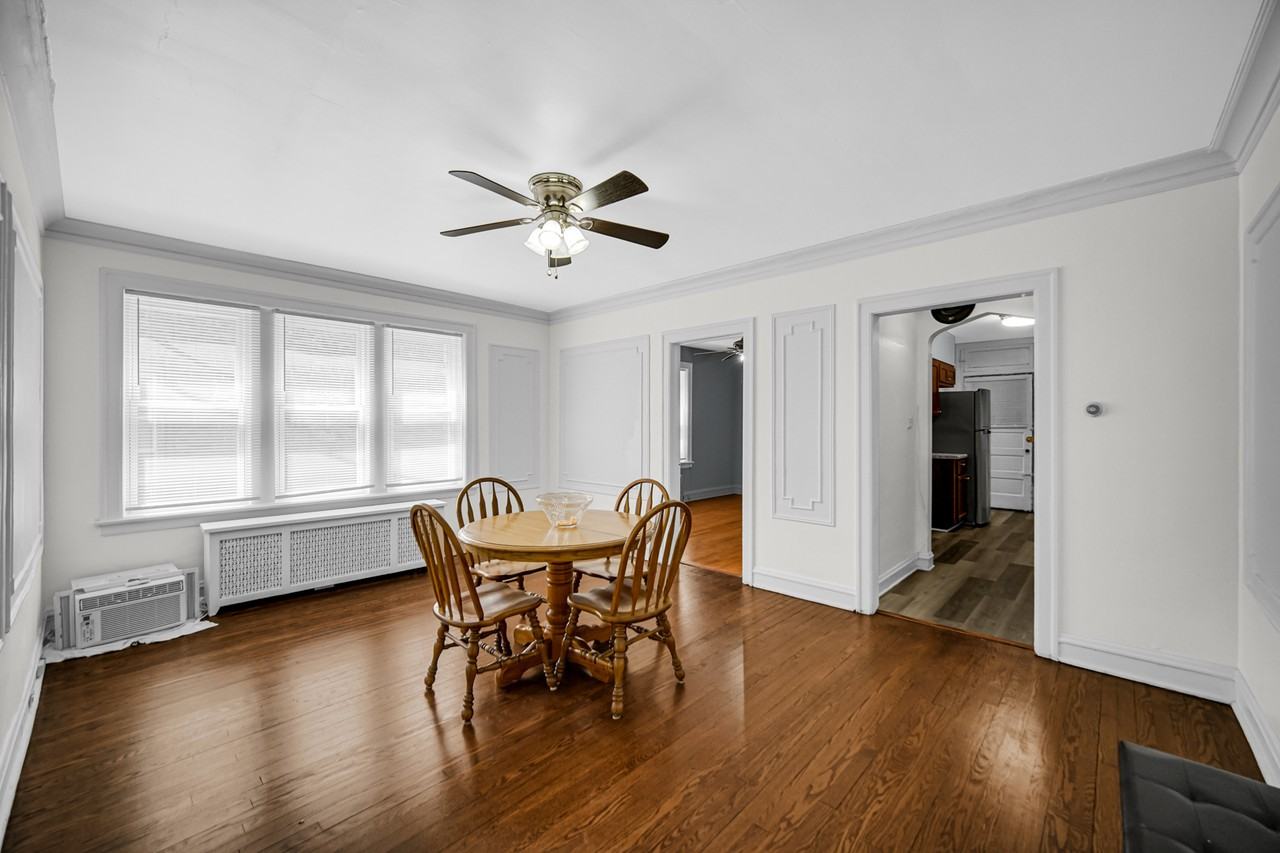 7428 S Bennett Ave Apt 1 - Photo 4 of 16