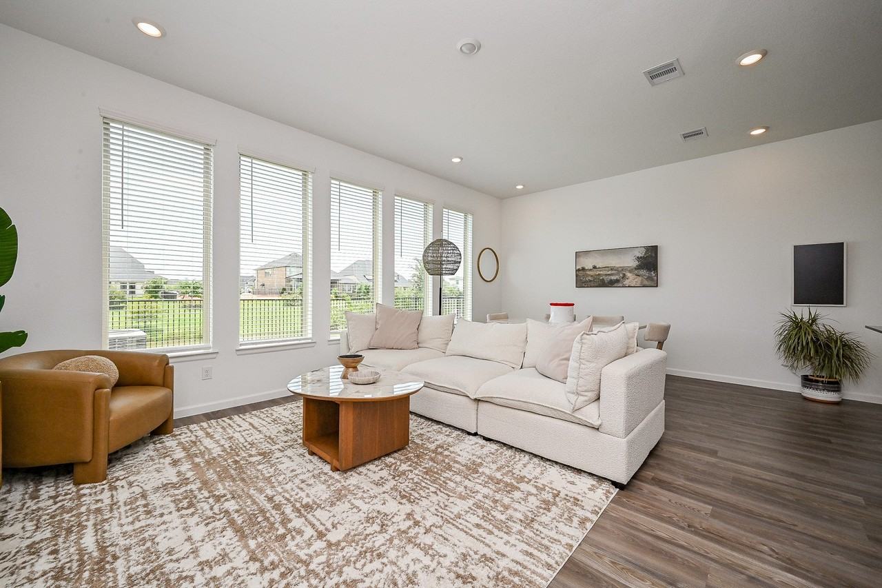 5630 Amber Brook Ln - Photo 6 of 32