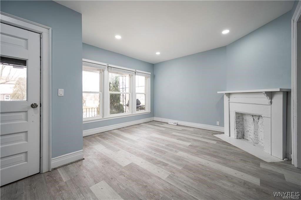 891 Richmond Ave - Photo 5 of 22