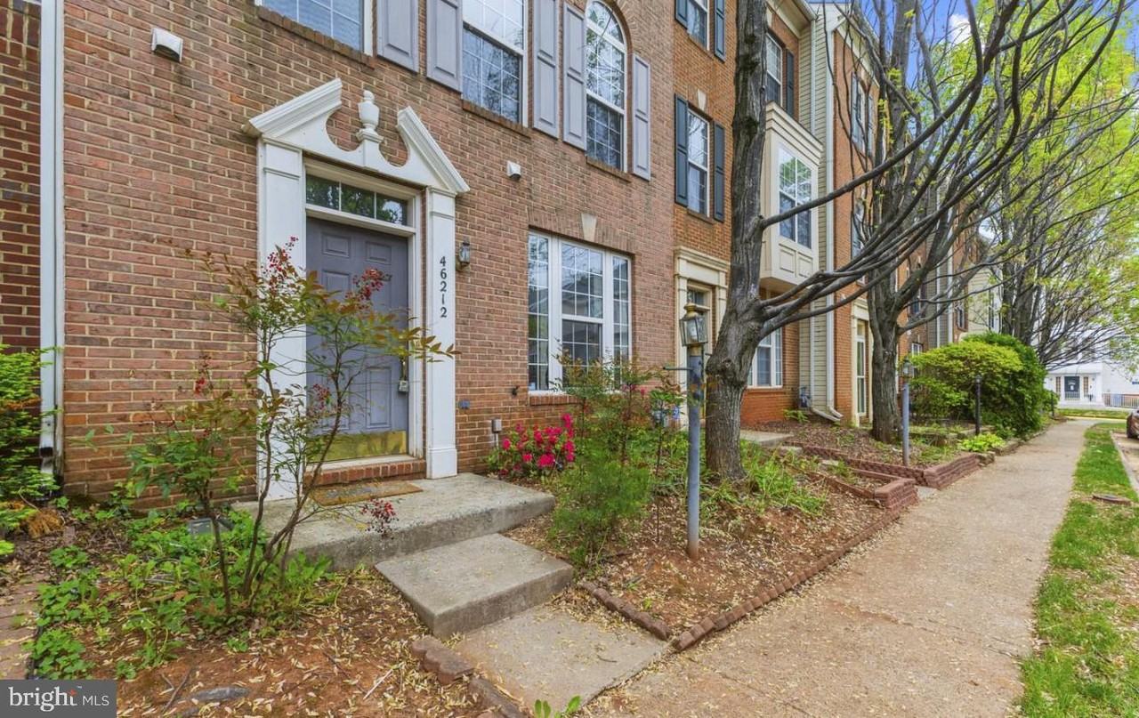 46212 Walpole Ter - Photo 2 of 35