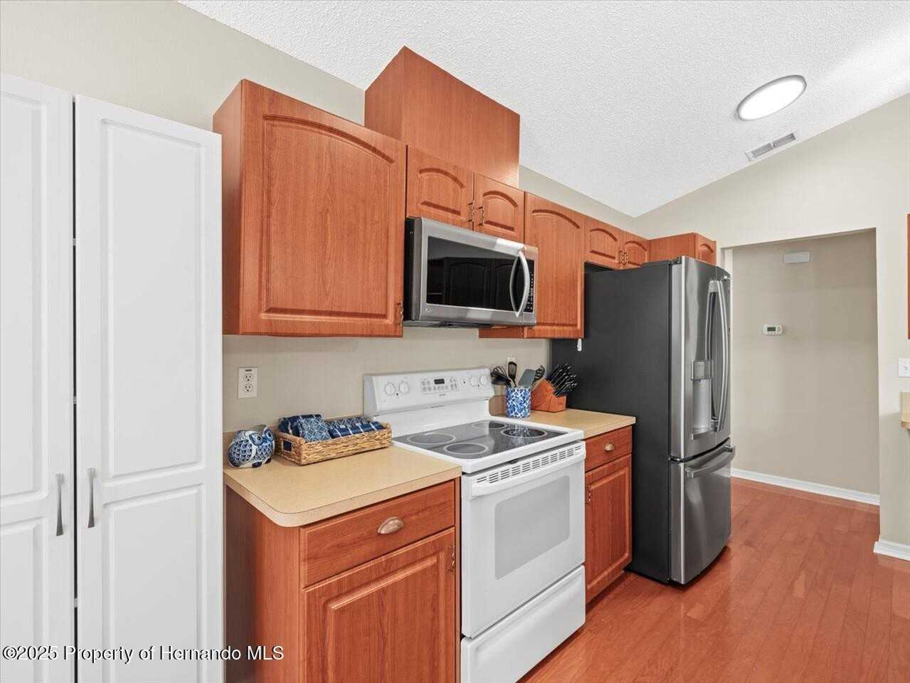 8484 Annapolis Rd - Photo 7 of 37