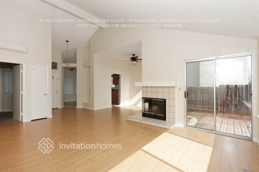 870 Stoneridge Cir - Photo 3 of 14