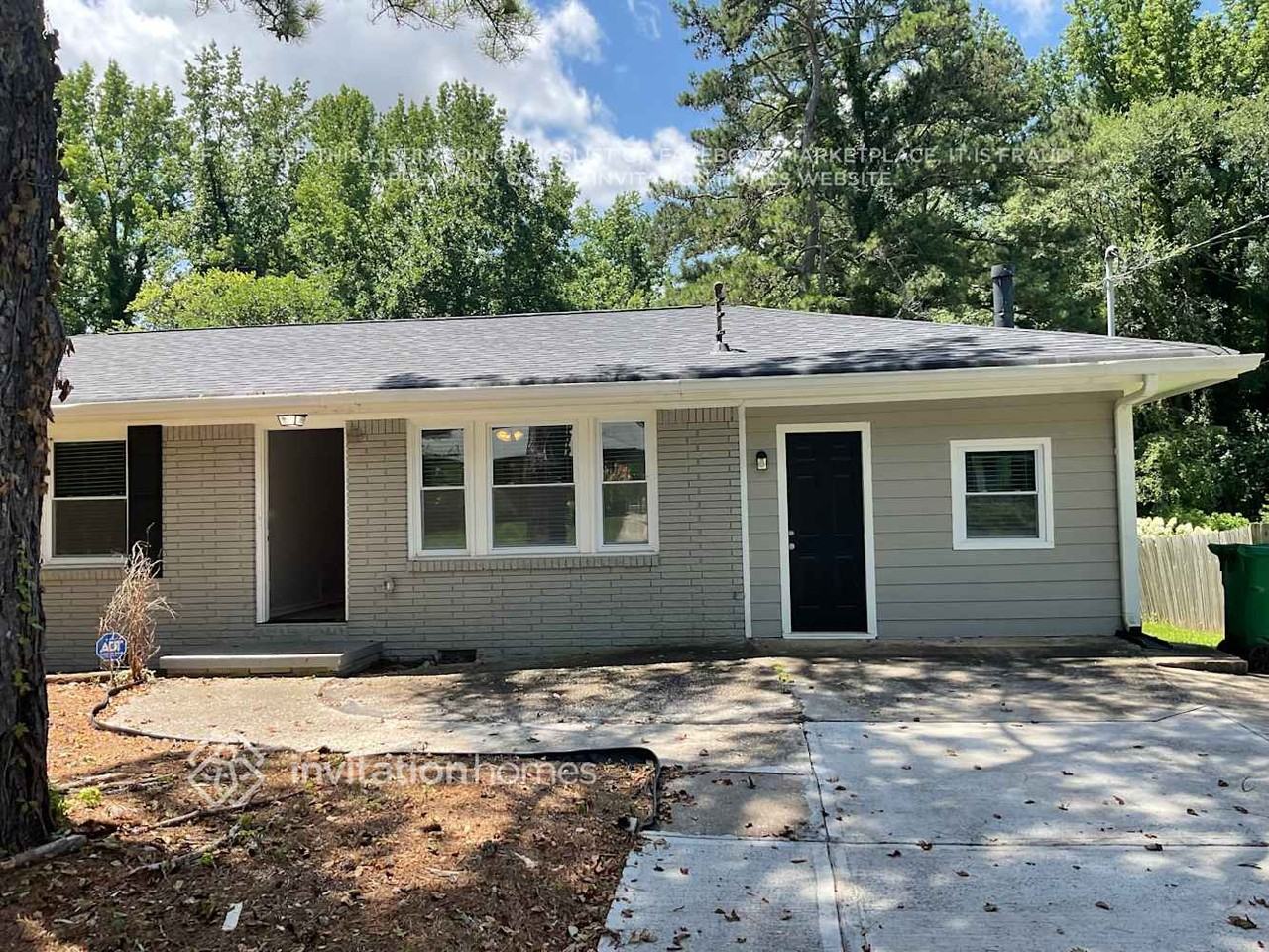 1833 Rollingwood Dr Se - Photo 2 of 13