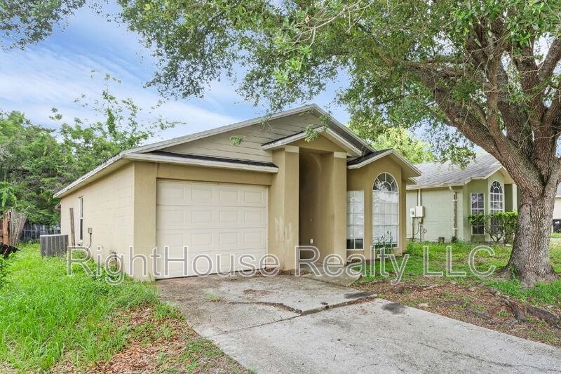 7155 Edgewater Shores Ct - Photo 2 of 20