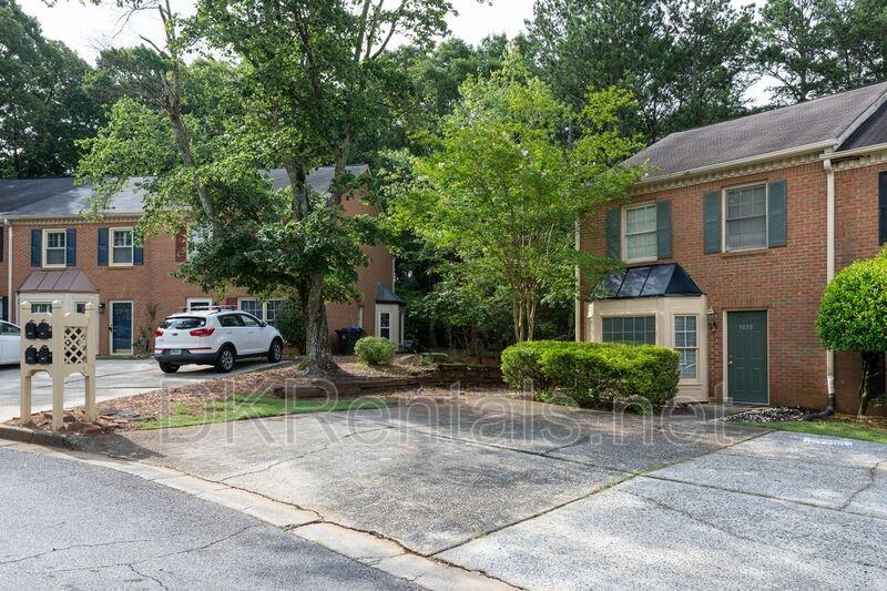 9070 Cobbler Ct - Photo 2 of 29