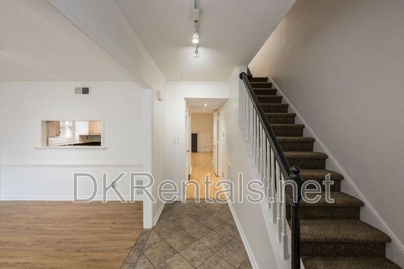 9070 Cobbler Ct - Photo 4 of 29