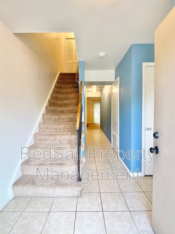 1058 Willow Green Dr - Photo 2 of 20
