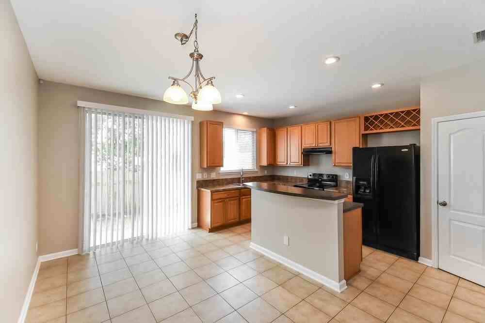 2326 Sunset Bluff Dr - Photo 7 of 17