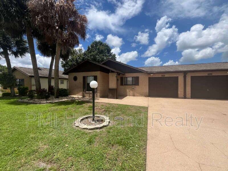 156 Parkview Cir - Photo 2 of 22