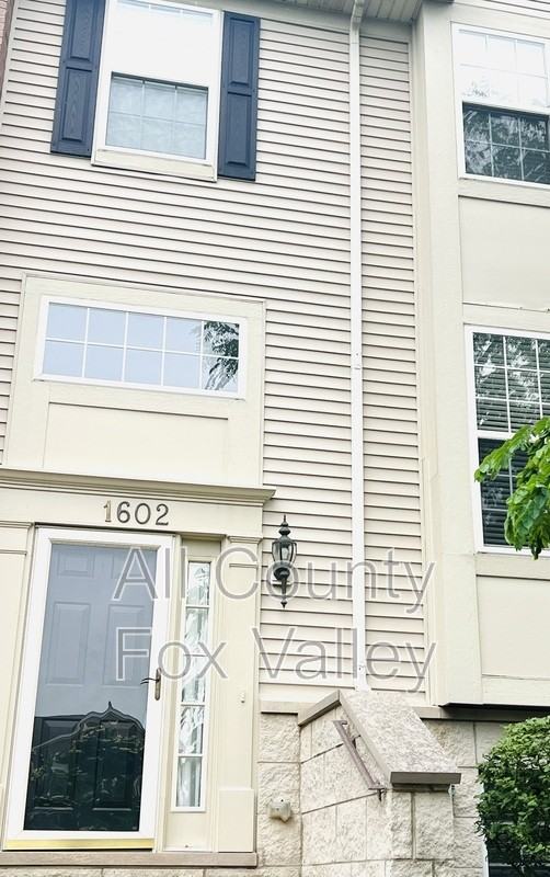 1602 Edinburgh Dr - Photo 2 of 23