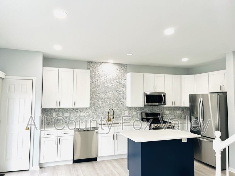 1602 Edinburgh Dr - Photo 3 of 23