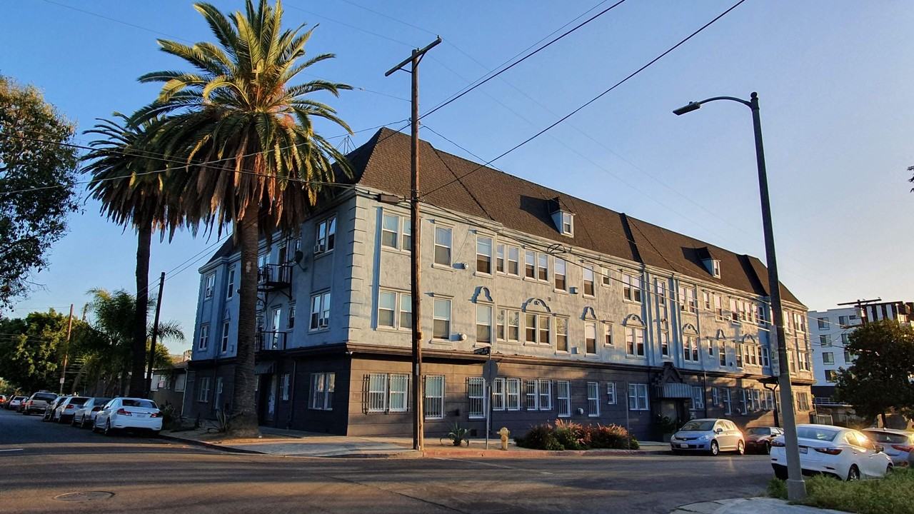 4108 Marathon St - Photo 4 of 7