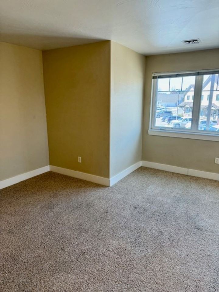 2123 Durston Rd - Photo 2 of 29