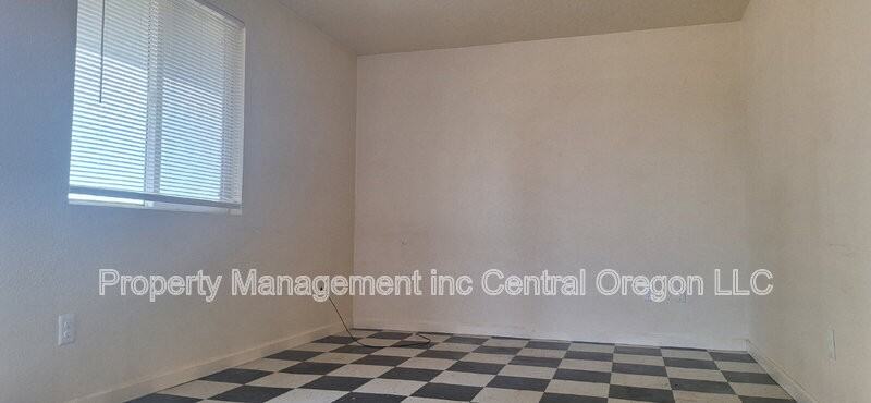 1707 N Highway #2 - Photo 3 of 5