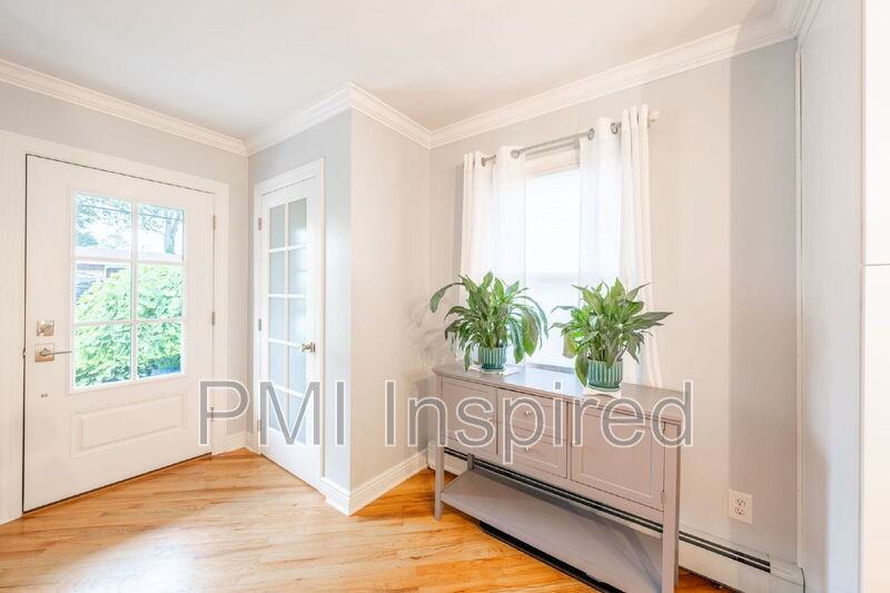 446 Monmouth Ave - Photo 2 of 22