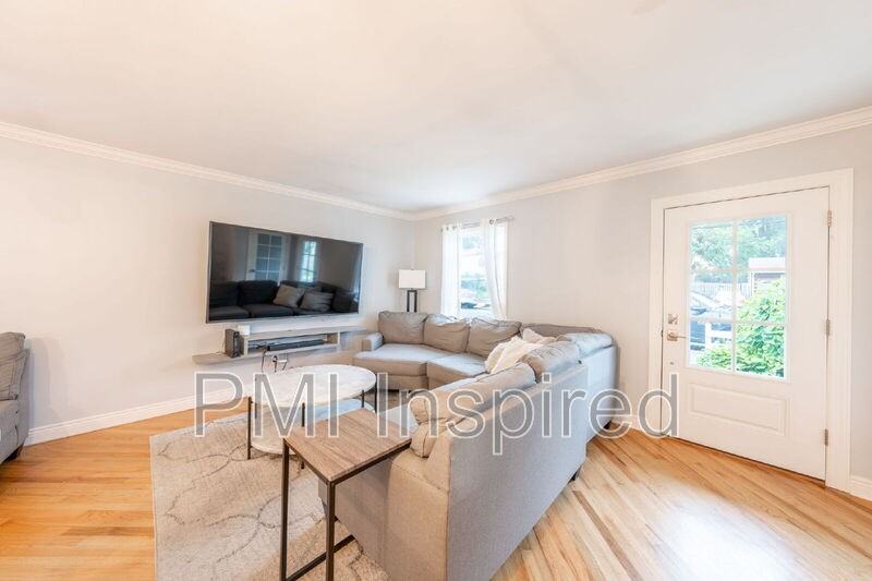 446 Monmouth Ave - Photo 3 of 22