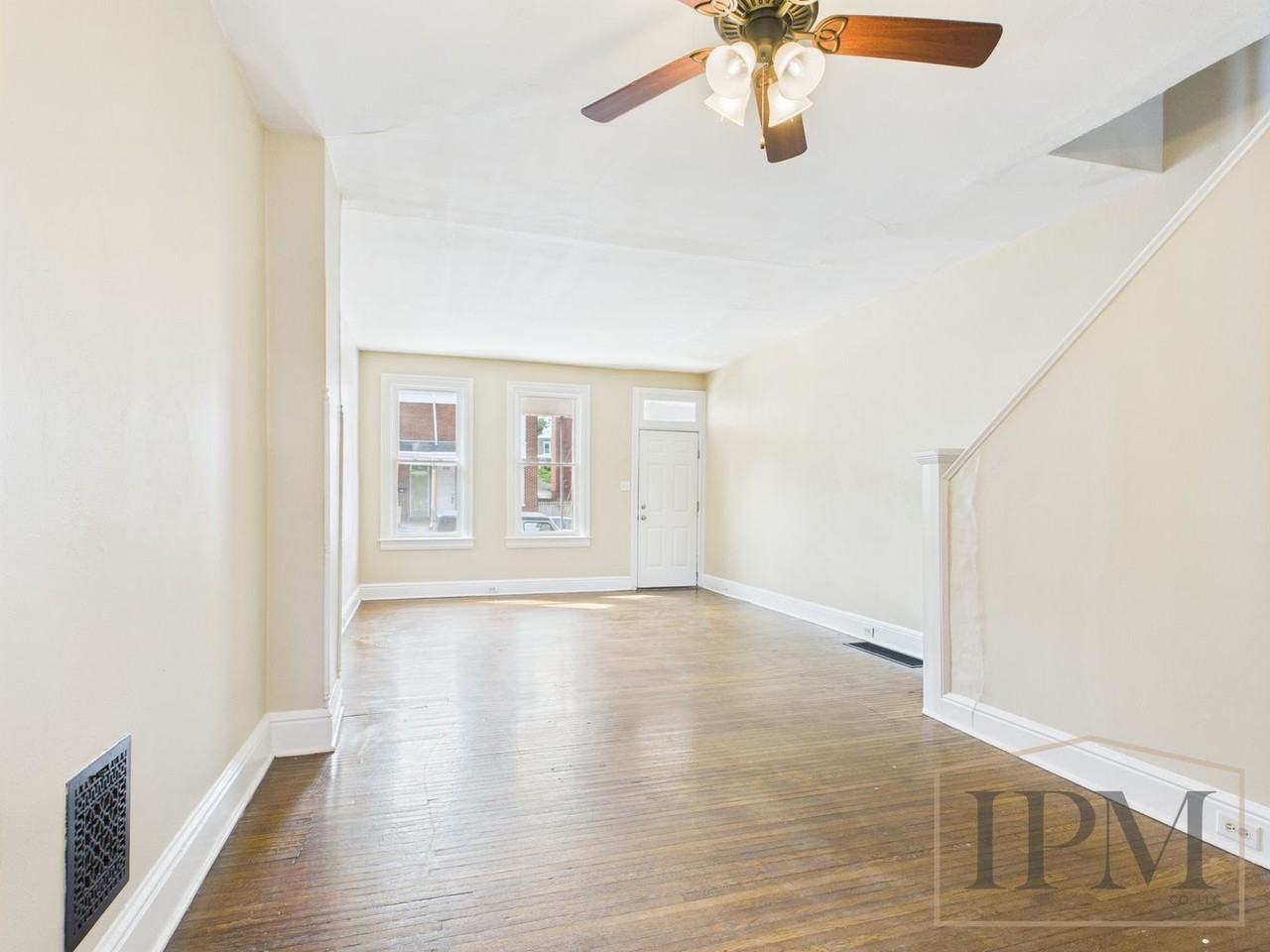 837 E Philadelphia St - Photo 3 of 21