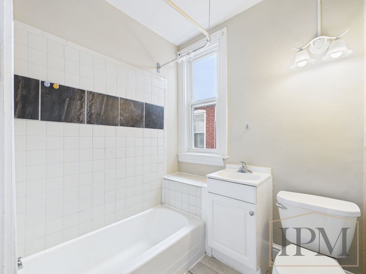 837 E Philadelphia St - Photo 7 of 21