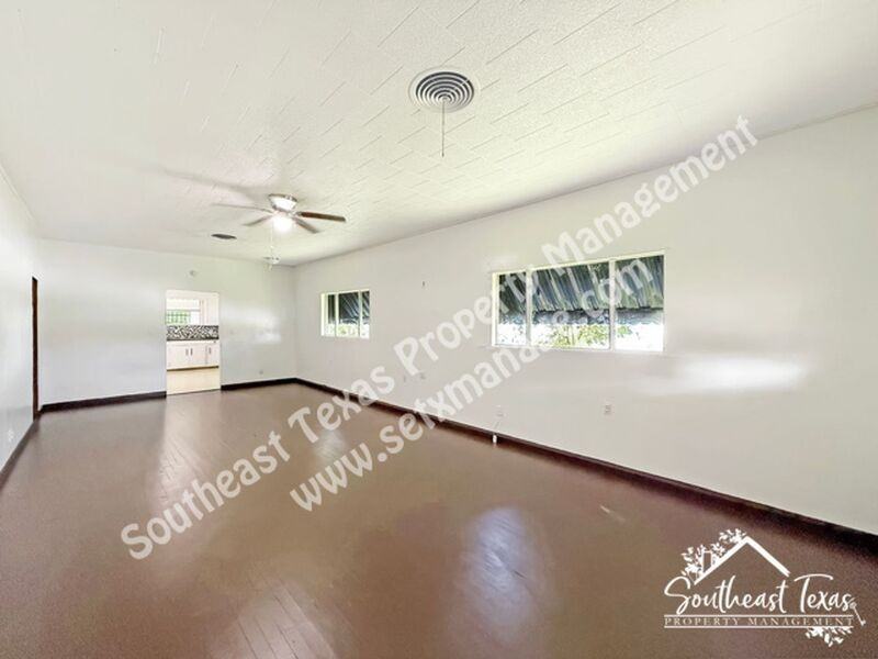 1500 Avenue C - Photo 2 of 14