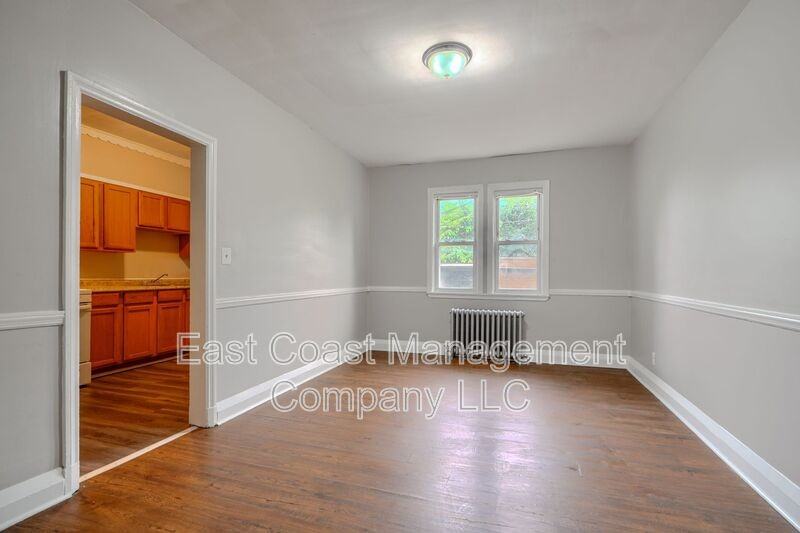 2525 Boarman Ave - Photo 5 of 29