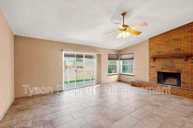 509 Tassy Ct Se - Photo 5 of 32