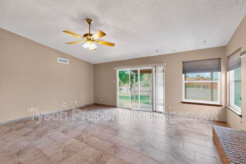 509 Tassy Ct Se - Photo 6 of 32