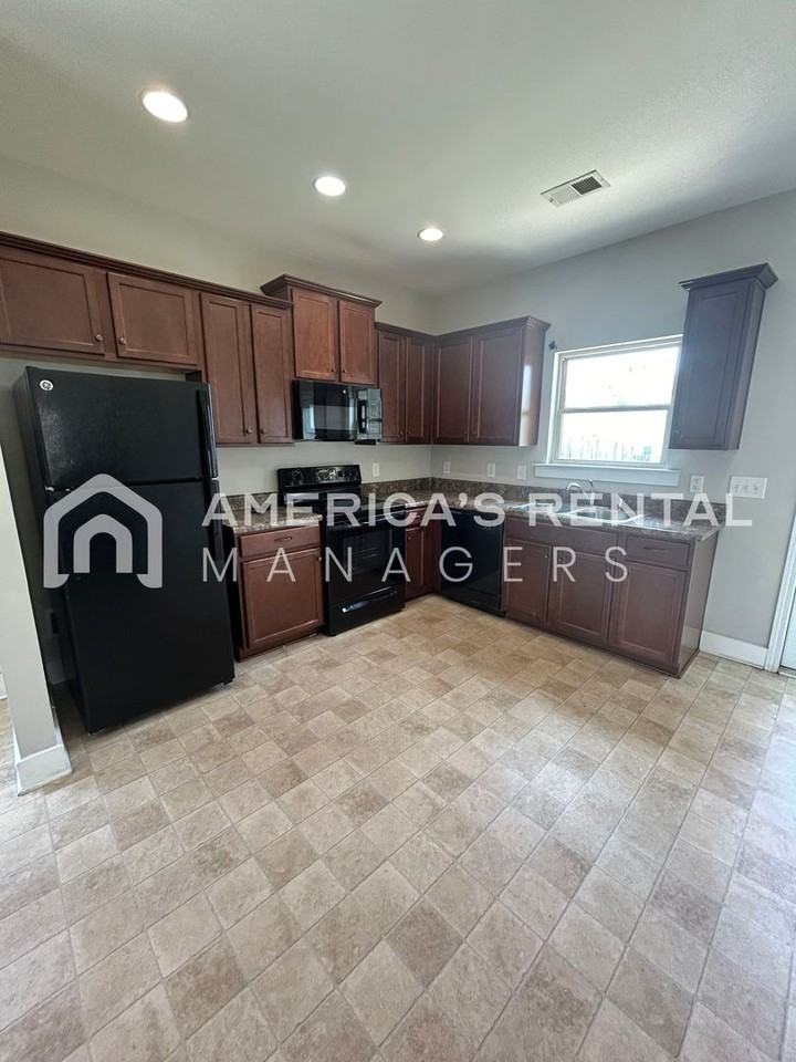 229 Union Station Dr - Photo 5 of 29