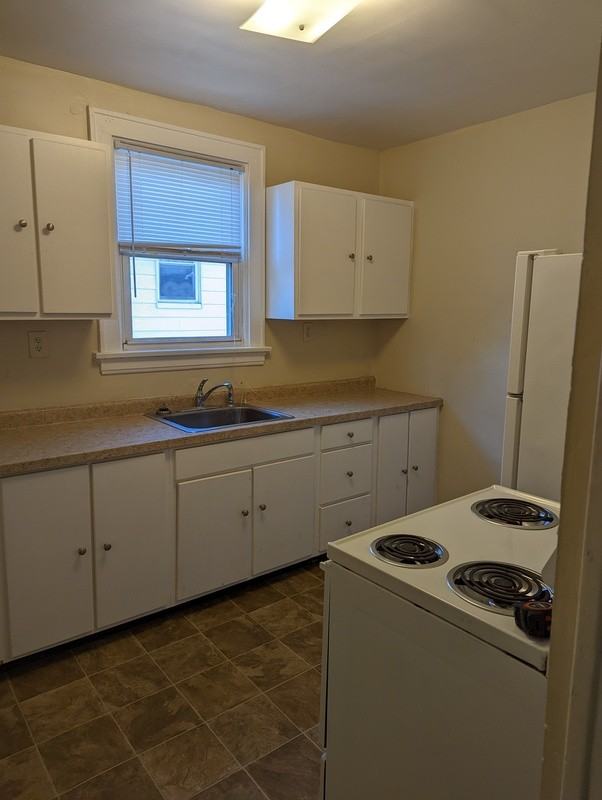 1939 Sterling Ave - Photo 2 of 12