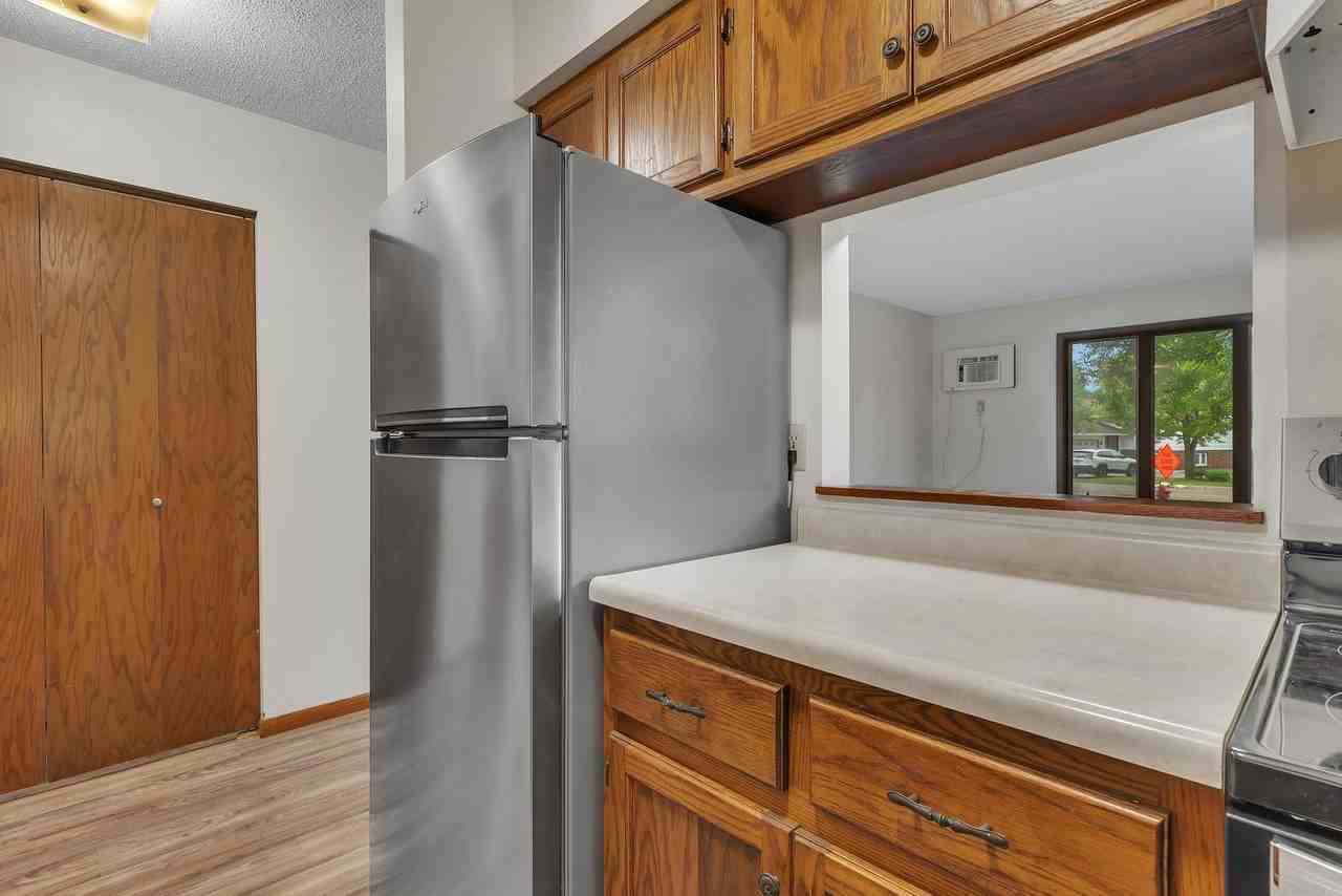 Comfortable Living Close to It All - Photo 2 of 22