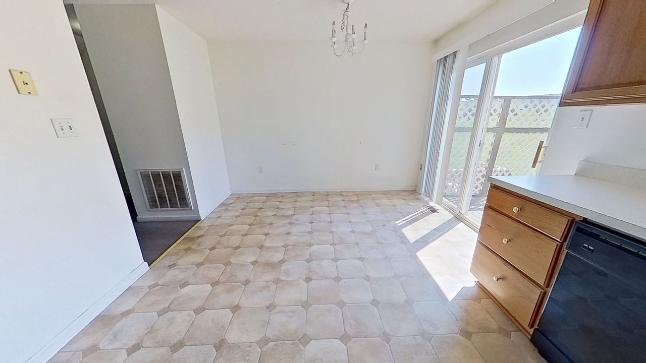 2858 Woodmont Dr - Photo 6 of 13