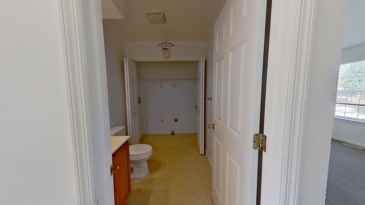 2858 Woodmont Dr - Photo 7 of 13