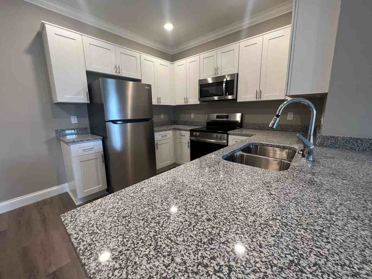 807 Brush Creek - Photo 3 of 10