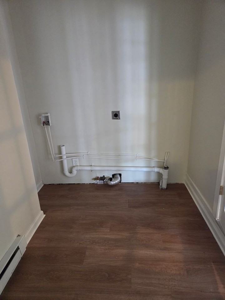 744 Cable Ave - Photo 7 of 11