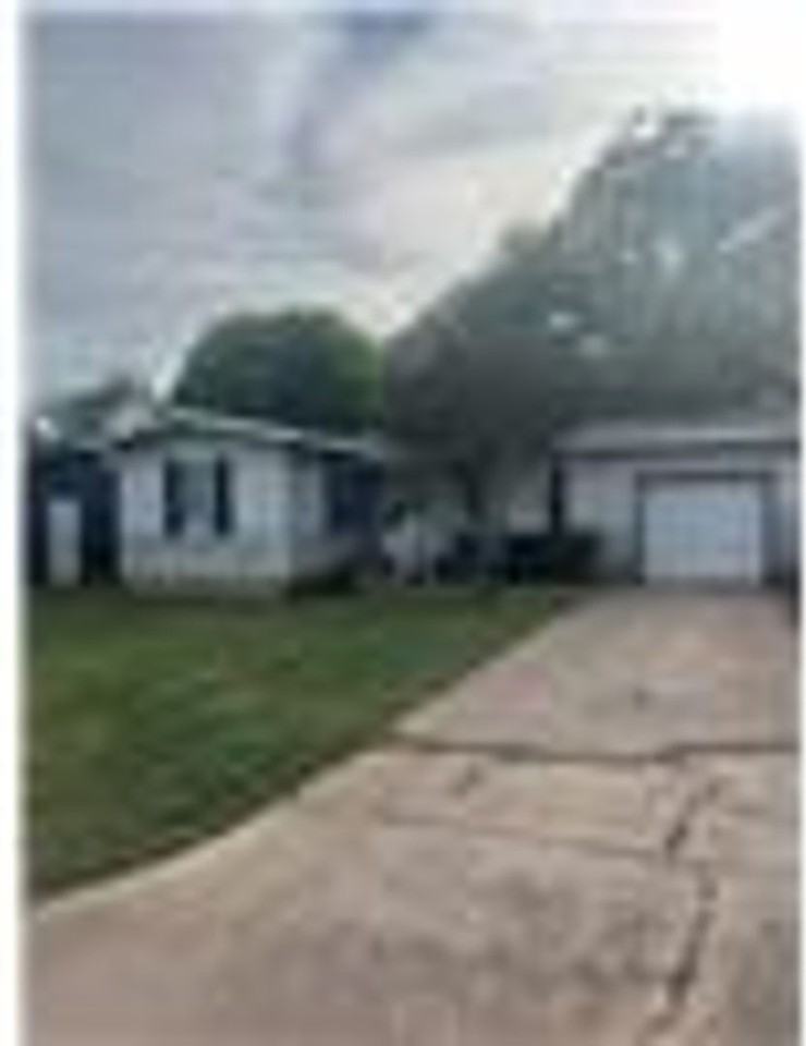 1326 S Bowie Dr - Photo 3 of 3