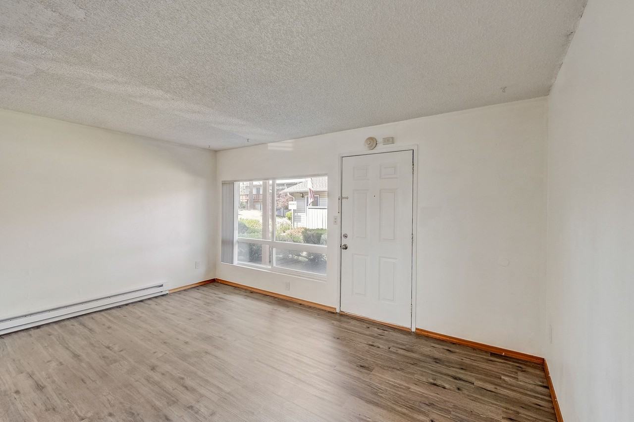 Brentwood Apartments - Photo 6 of 16