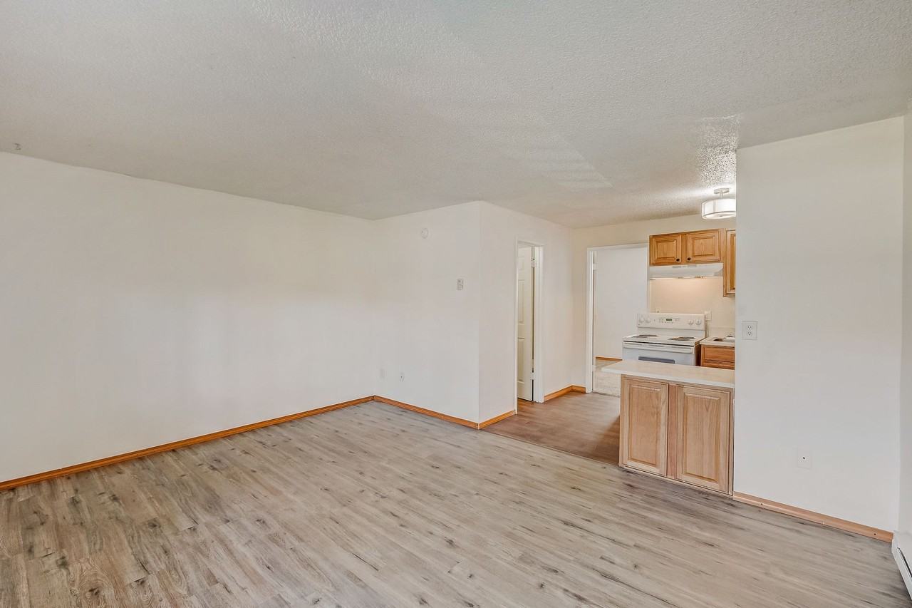 Brentwood Apartments - Photo 4 of 16