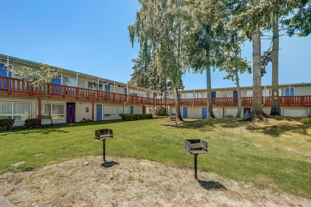 Brentwood Apartments - Photo 3 of 17