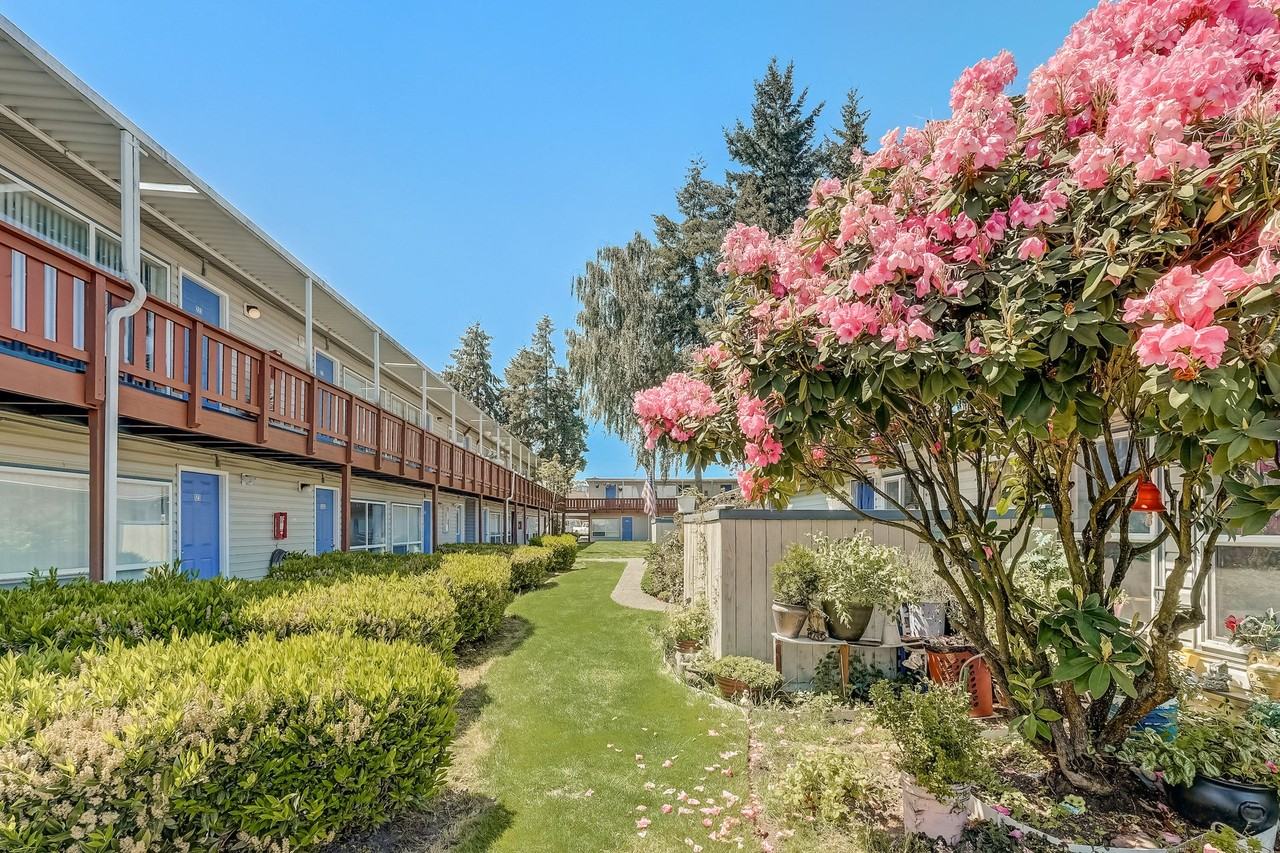 Brentwood Apartments - Photo 5 of 17