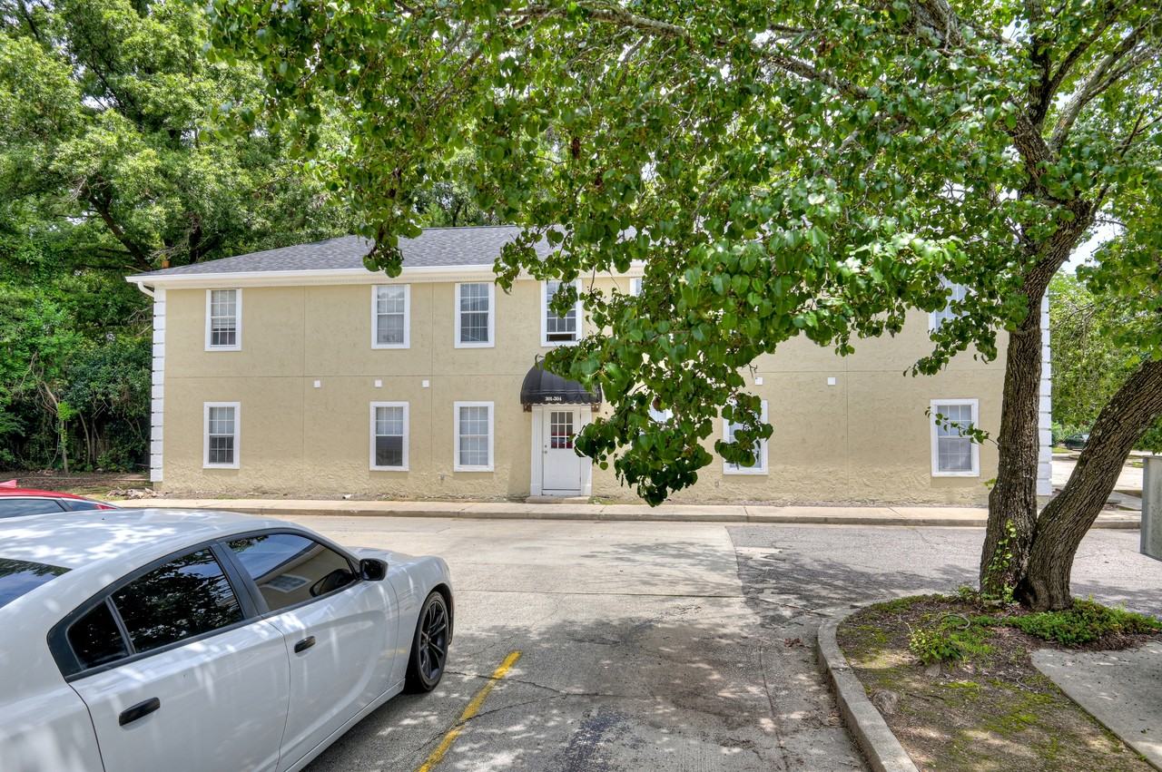 Court Yard at Rocky Creek - Photo 4 of 27