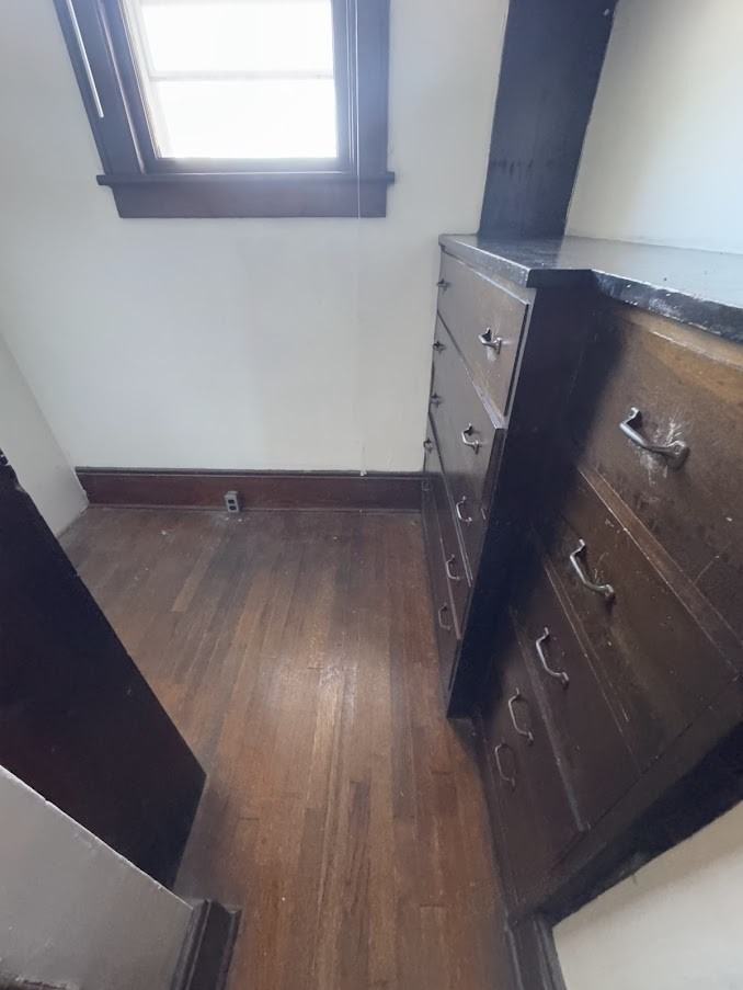 1209 Windsor Ave - Photo 4 of 36